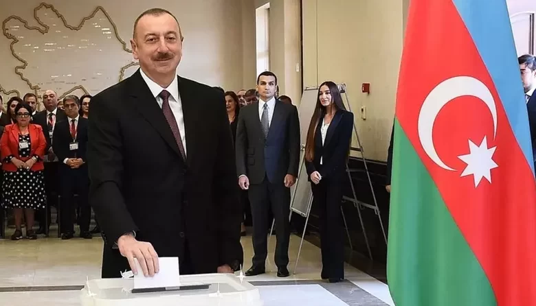 Azerbaycan'da yapılan sandık çıkış anketine göre, İlham Aliyev cumhurbaşkanı seçiminde oyların yüzde 93,9'unu aldı.