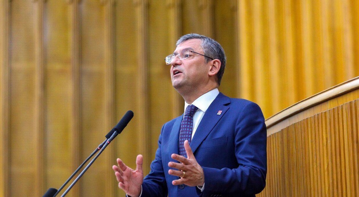 Özgür Özel: Lütfü Savaş en iyi aday! 1 Özgür Özel Lütfü Savaş hakkında konuştu