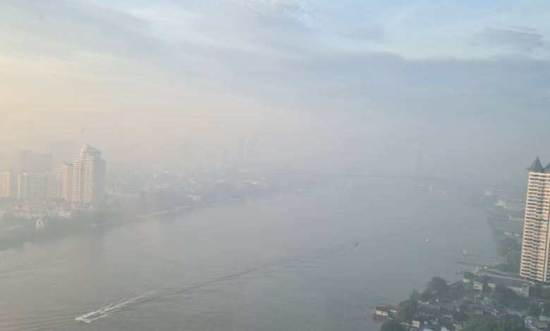 Tayland'ın başkenti Bangkok'ta hava kirliliği sebebiyle belediye çalışanları iki gün boyunca evlerinden çalışacak.