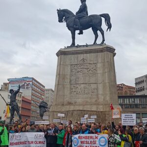 Turist Rehberliği Yabancı Dilsiz, Tur Otobüsü Rehbersiz Olmaz!