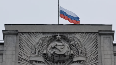Rusya'da, bayrakları yarıya indirildi