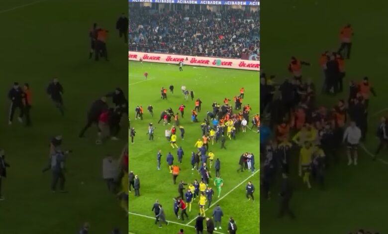 Trabzonspor Fenerbahçe maçındaki olaylar nedeniyle 12 kişi gözaltına alındı 11 İçişleri Bakanı Ali Yerlikaya Trabzonspor Fenerbahçe maçı nedeniyle 12 kişinin gözaltına alındığını sosyal medya hesabından açıkladı.