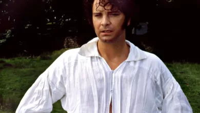 1995 yapımı Gurur ve Önyargı dizisinde ünlü oyuncu Colin Firth'un giydiği gömlek, açık artırmaya çıktı.