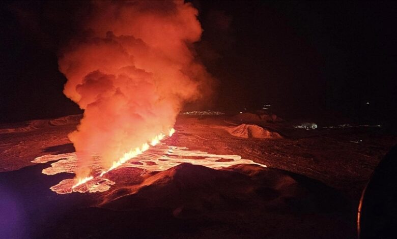 İzlanda'nın Reykjanes Yarımadası'nda son 3 ayda 4. yanardağ patlaması meydana geldi