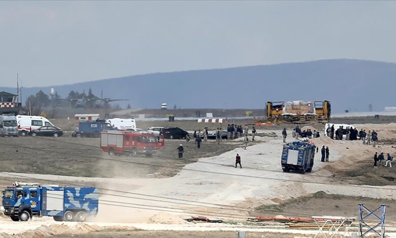 Konya 3. Ana Jet Üs Komutanlığından havalanan THK'ya ait NF-5 eğitim uçağı, (Türk Yıldızları Uçağı) üs içerisindeki şantiye alanına düştü.