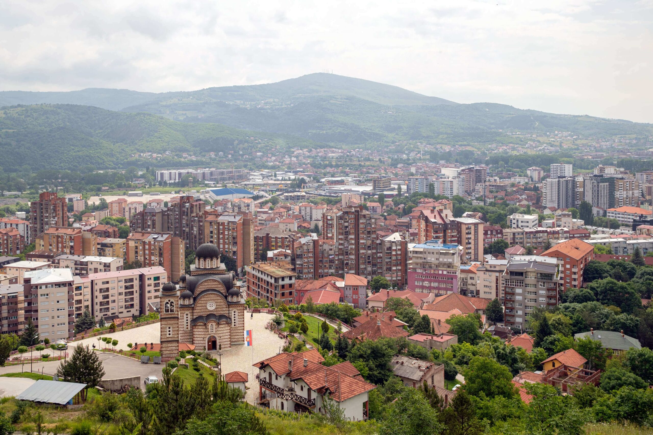 Türkçe’nin Kosova’da Kuzey Mitroviça belediyesinde “resmi kullanımda dil” olarak belirlendi açıklandı.