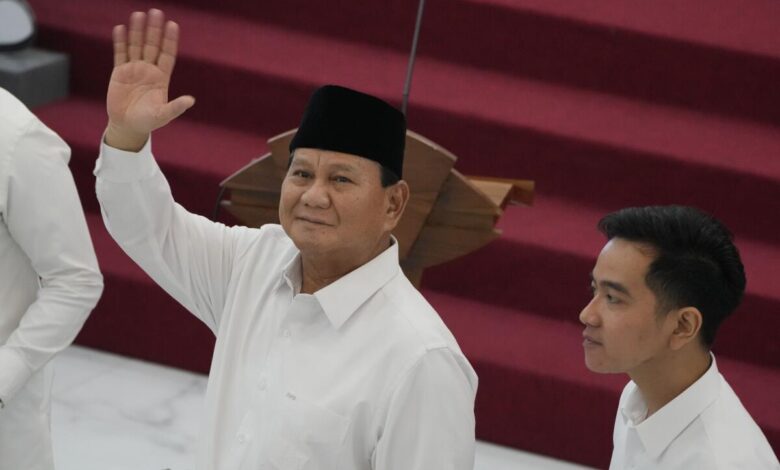 Endonezya Seçim Komisyonu, Prabowo Subianto'yu resmi olarak devlet başkanı ilan etti.