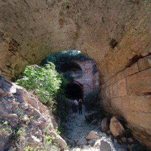 Roma mühendislik harikası köprünün tünel kısımları.