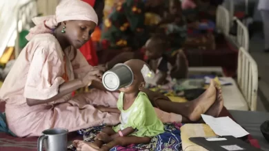 Nijerya'da teşhis edilemeyen hastalık sebebiyle 3 çocuk öldü, 127 çocuk hastanelik oldu.