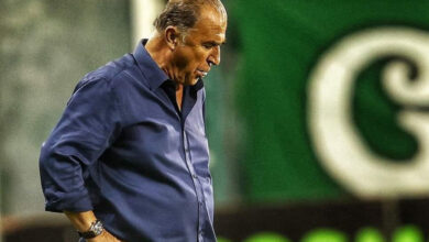 Fatih Terim Panathinaikos dönemi bitti 10 Fatih Terim, Panathinaikos'ın sahibi Yiannis Alafouzos ile gece yarısı yaptığı görüşmenin ardından Panathinaikos'un teknik sorumluluğundan ayrıldı.