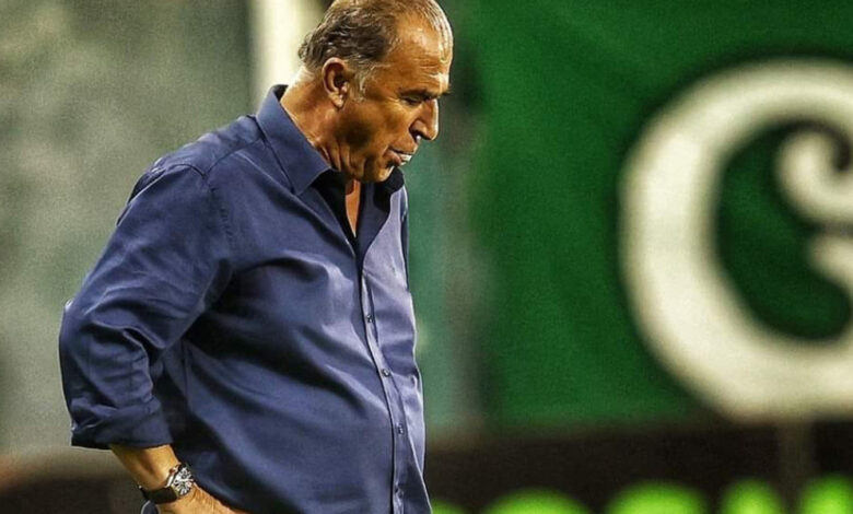 Fatih Terim, Panathinaikos'ın sahibi Yiannis Alafouzos ile gece yarısı yaptığı görüşmenin ardından Panathinaikos'un teknik sorumluluğundan ayrıldı.