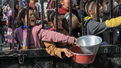 Gazze'deki hükümet, İsrail’in sınır kapılarını kapatarak 3 bin yardım tırının Gazze'ye girişini engellediğini duyurdu.