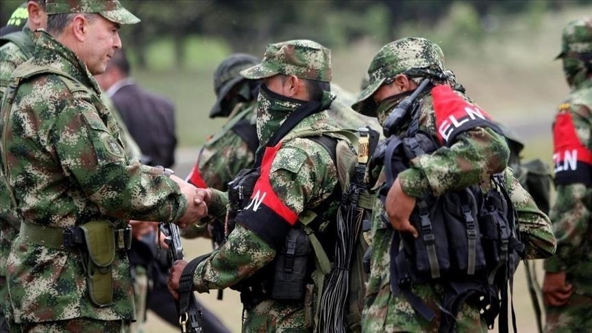 Kolombiya hükümeti ile ELN barış müzakeresi 1 Kolombiya hükümeti ile silahlı isyancı örgüt Ulusal Kurtuluş Ordusu (ELN) arasında barış görüşmeleri sürüyor.