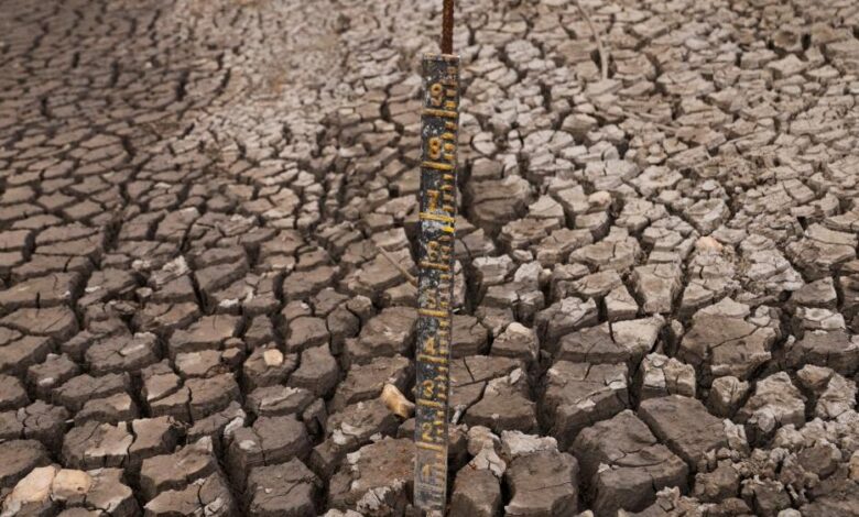 İklim değişikliği tüm dünyayı etkisi altında aldı. Kolombiya'da son bir yılda yetersiz yağışlar sebebiyle kuraklık kapıya dayandı.