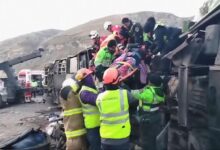 Peru’nun başkenti Lima’nın yaklaşık 77 kilometre doğusunda yolcu otobüsü ile tren çarpıştı. Olayda dört kişinin hayatını kaybettiği açıklandı.