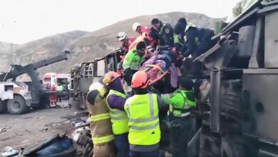 Peru’nun başkenti Lima’nın yaklaşık 77 kilometre doğusunda yolcu otobüsü ile tren çarpıştı. Olayda dört kişinin hayatını kaybettiği açıklandı.