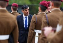 İngiltere Başbakanı Rishi Sunak’ın duyurduğu askerlik modeline tepkiler çığ gibi büyüyor.