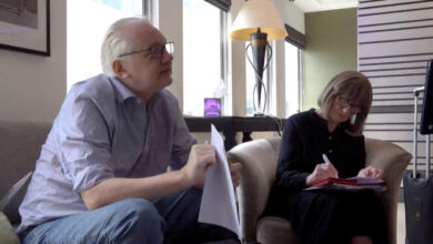 Julian Assange, casusluk suçunu kabul etti 2 WikiLeaks'in kurucusu Julian Assange, ABD Adalet Bakanlığıyla yaptığı anlaşma uyarınca "casusluk yasasını ihlal ettiği" suçlamasını kabul etti.