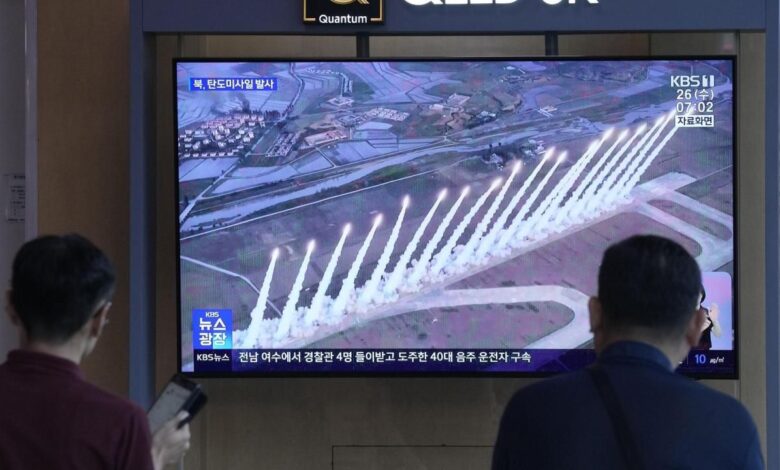 Güney Kore ile Kuzey Kore arasında gerilim tırmanıyor. Güney Kore, Kuzey Kore'ye ait hipersonik füzenin uçuş sırasında infilak ettiğini açıkladı.