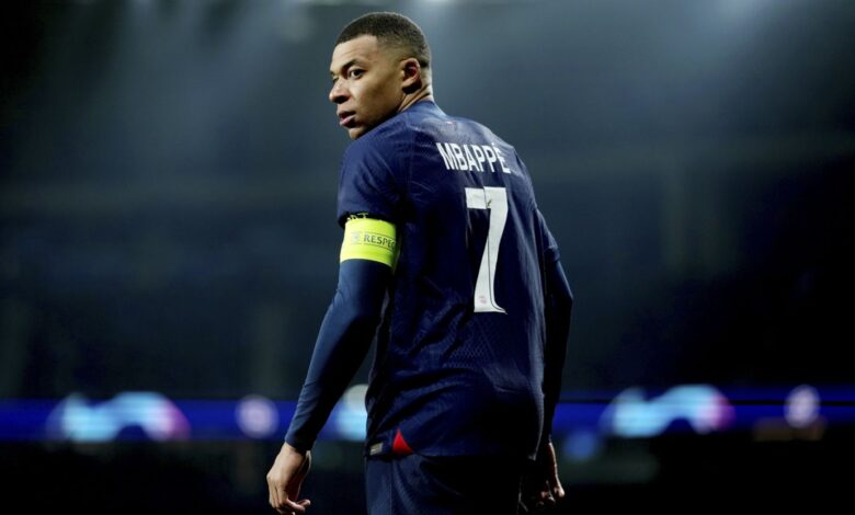 Ünlü Fransız futbolcu Kylian Mbappe, ülkesinde gerçekleşecek olan seçim öncesinde çağrıda bulundu ve "Aşırı sağa oy vermeyin" dedi.