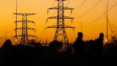 Nijerya’da yaşanan ekonomik sorunlar sebebiyle işçiler grevlerini sürdürüyor. Son olarak işçiler şehir elektriğini kesti.
