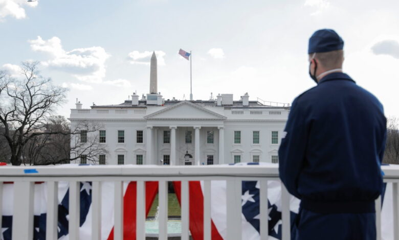 Son olarak Parkinson hastalığı uzmanı bir doktorun Beyaz Saray’ı 8 ayda 8 kez ziyaret ettiği ileri sürüldü.