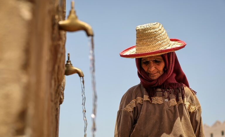 Küresel ısınma tüm dünyayı olumsuz etkiliyor. Fas'ta aşırı sıcaklar sebebiyle 21 kişi hayatını kaybetti.