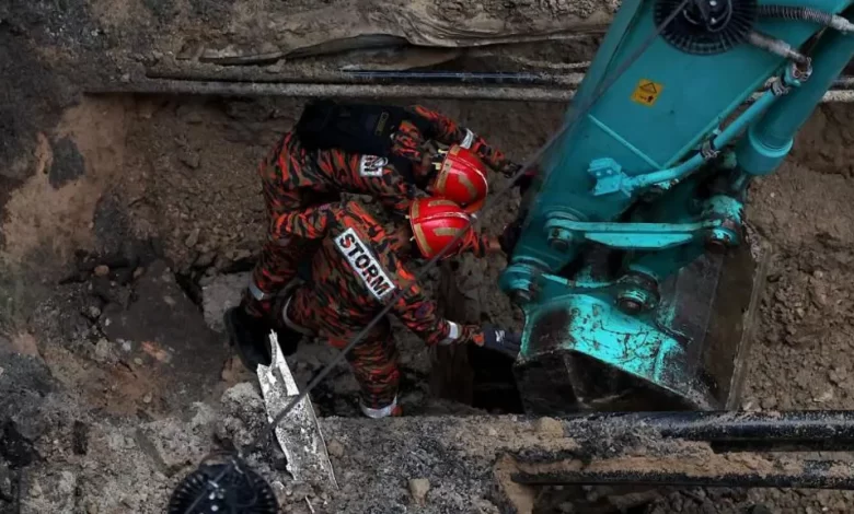 hintli kadini 8 metrelik cukur yuttu