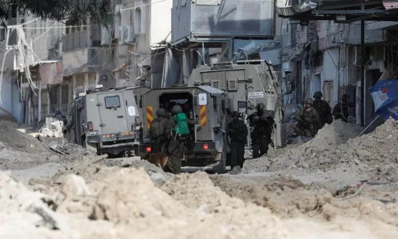 İsrail ordusunun, 48 saat süren baskının ardından işgal altındaki Batı Şeria'nın Tulkerim kentinden çekildiği belirtildi.