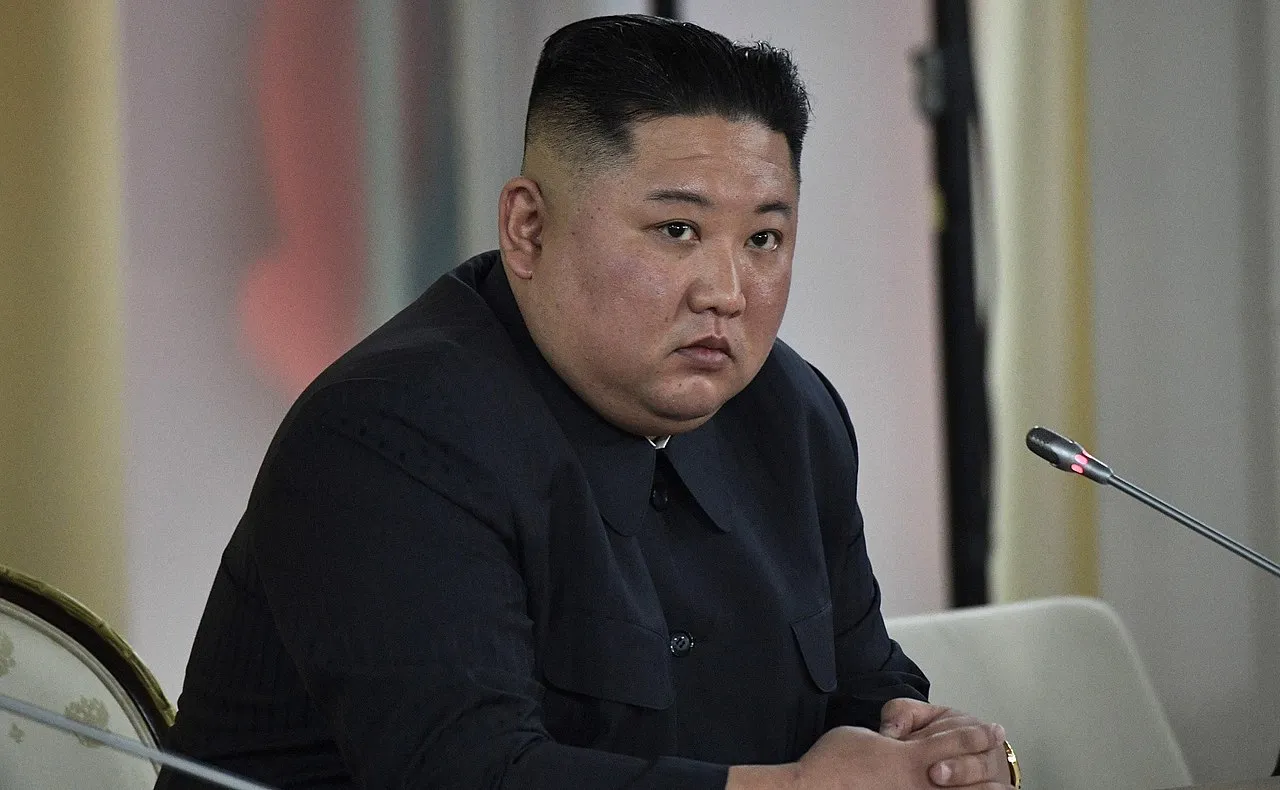 Kim Jong-Un'dan Güney Kore açıklaması 1 Kuzey Kore lideri Kim Jong-Un, Güney Kore medyasında çıkan haberlere tepki gösterdi.