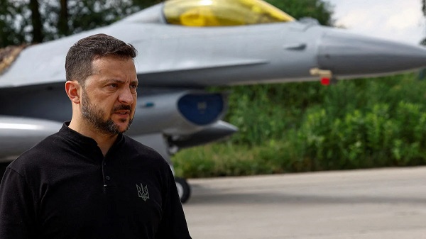 Vladimir Zelenskiy: F-16'lar Ukrayna'da 1 Ukrayna Devlet Başkanı Vladimir Zelenskiy, F-16 savaş uçaklarının teslim edildiğini açıkladı.