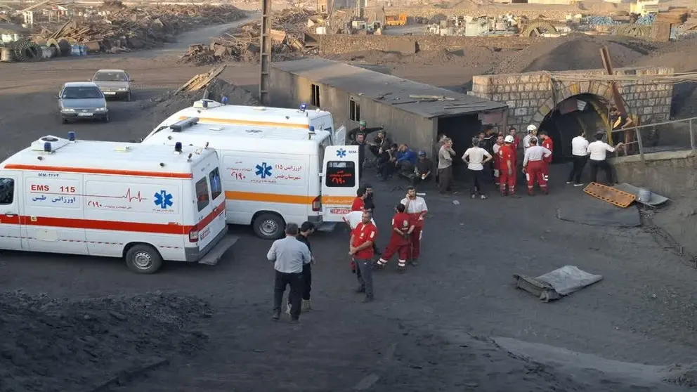 İran'da patlama: 30 ölü 1 İran'ın Güney Horasan eyaletindeki bir kömür madeninde meydana gelen patlamada 30 kişi hayatını kaybederken, 17 kişi yaralandı.