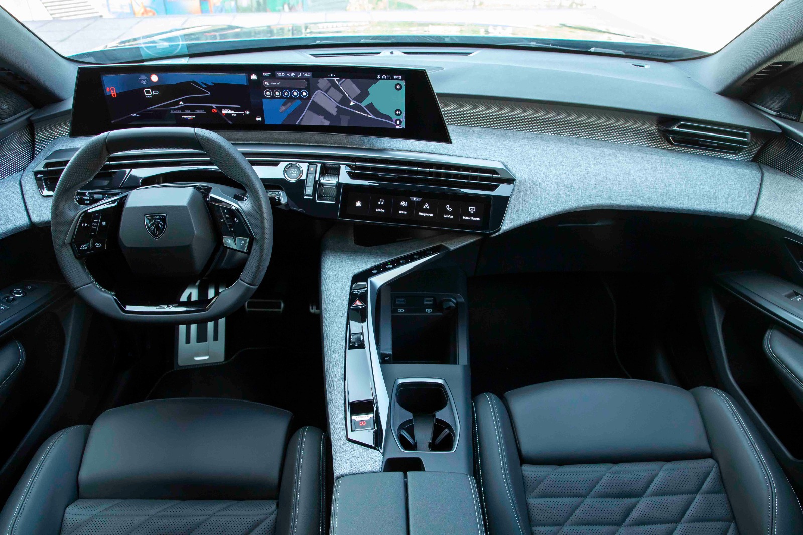 yeni peugeot e 3008 ic tasarim