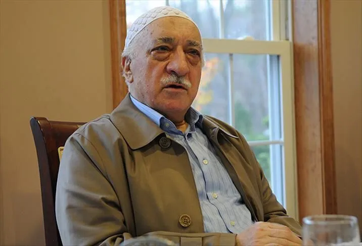 Fetullah Gülen öldü 1 Fetullahçı terör Örgütü'ne (FETÖ) yakın internet siteleri, örgütün elebaşı Fetullah Gülen'in kaldırıldığı hastanede öldüğünü duyurdu.