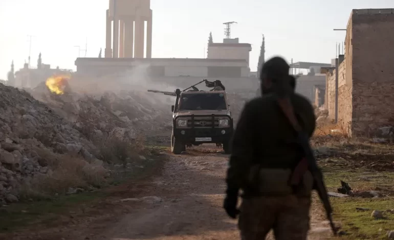 Muhalif güçler Halep’in büyük bölümünü ele geçirdi. Suriye ordusu geri çekilirken, Rusya hava saldırıları başlattı.