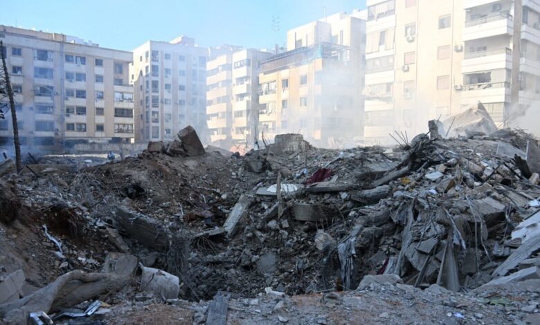 İsrail, Lübnan’ın başkenti Beyrut’un merkezindeki yoğun nüfuslu Basta bölgesinde bir yerleşim binasını hedef aldı.