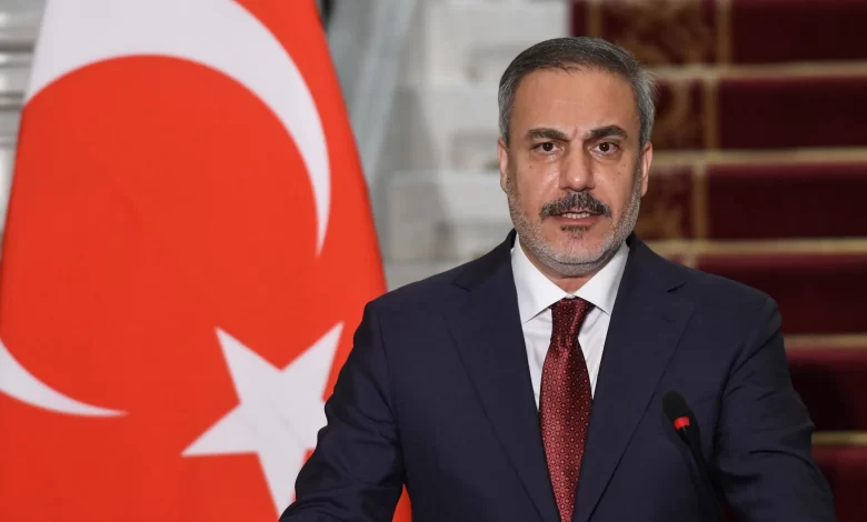 Dışişleri Bakanı Hakan Fidan, Türkiye'nin Şam Büyükelçiliği'nin 14 Aralık'tan itibaren faaliyete geçeceğini duyurdu.