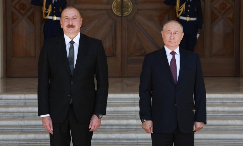 Azerbaycan’a ait yolcu uçağının Aktau yakınlarında düşmesi sonrası Aliyev ve Putin telefon görüşmesi gerçekleştirdi.