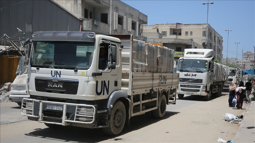 BM'den Gazze'ye yardım sevkiyatına güvenlik engeli 1 BM Filistin Yardım Ajansı (Unrwa), Gazze’ye yardımların Kerem Şalom sınır kapısından geçirilmesini güvenlik gerekçesiyle durdurdu.