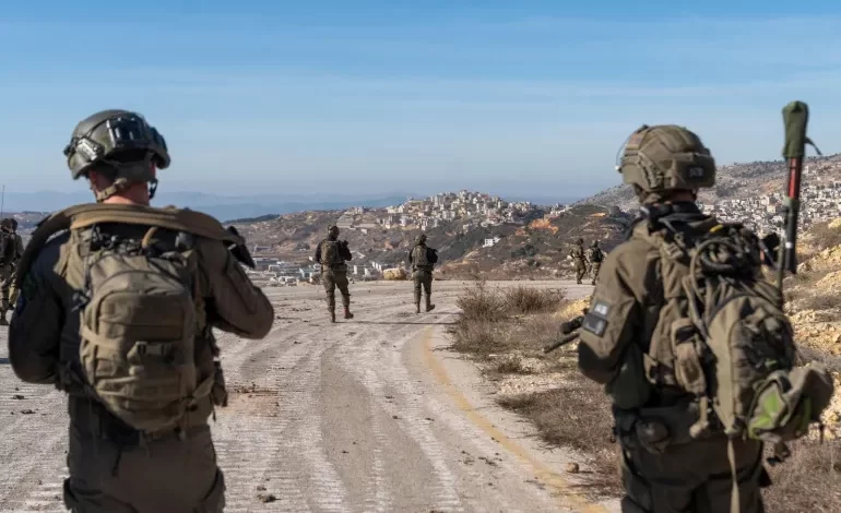 İsrail askerleri, Suriye'nin Maariya köyünde askeri faaliyetlere karşı düzenlenen protestoda bir göstericiyi bacağından vurdu.