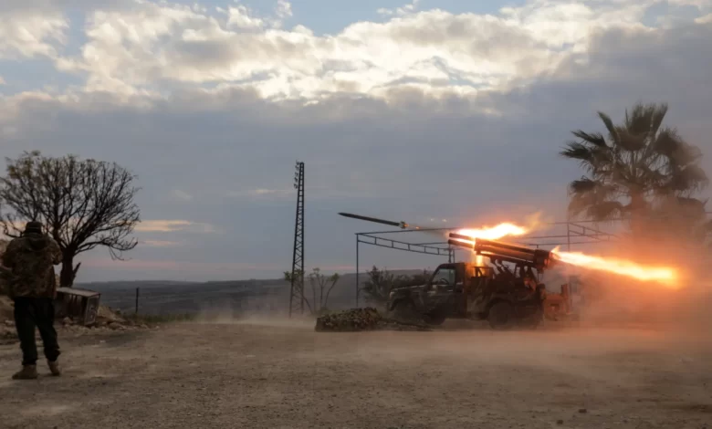 Suriye'de iç savaşın seyri, muhalif güçlerin son dönemdeki hızlı ilerleyişiyle yeniden şekilleniyor.