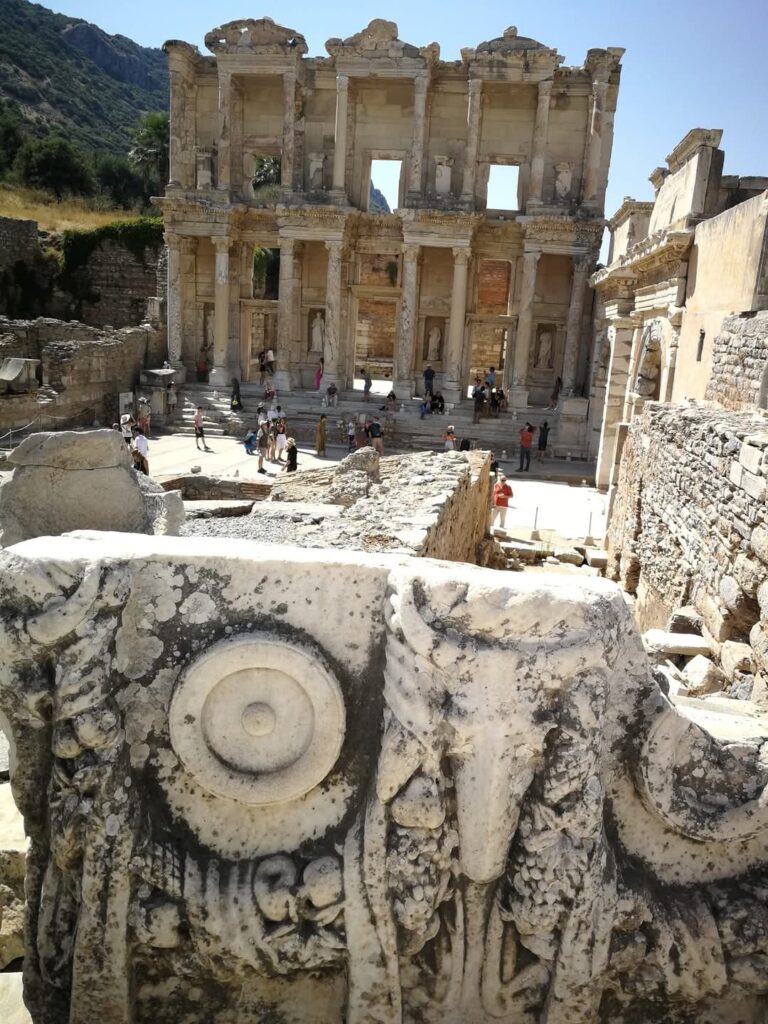 Efes'in Hristiyanlık açısından ayrıcalıklı bir önemi var! 13 61d51828 b843 4001 a004 4a039bc9e118