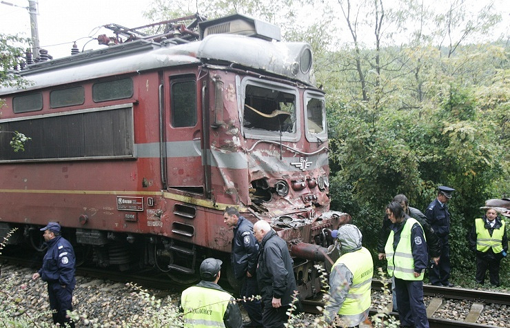 Bulgaristan’ın Sofya kenti yakınlarında Lokorsko’da meydana gelen tren kazasında iki kişi hayatını kaybetti, altı kişi ağır yaralandı.