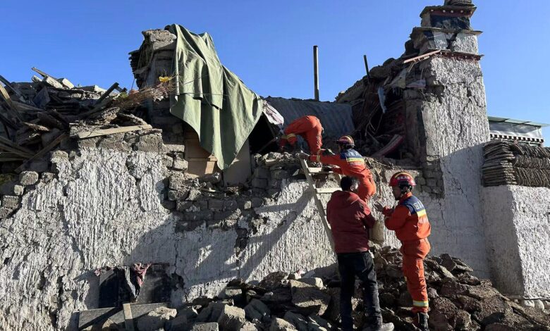 Tibet Özerk Bölgesi’nde meydana gelen 7.1 büyüklüğündeki depremde 53 kişi hayatını kaybetti.