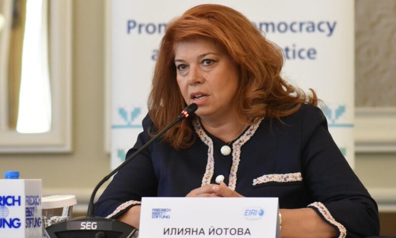 Bulgaristan Cumhurbaşkanı Yardımcısı İliyana Yotova, güçlü bir siyasi kabinenin acil sorunların çözümünde önemli olduğunu vurguladı.