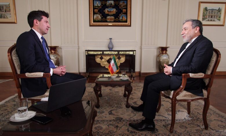 İran Dışişleri Bakanı Abbas Araghchi, Trump’ın İran ile yeni bir anlaşma yapılması fikrini “yetersiz” olarak nitelendirdi.