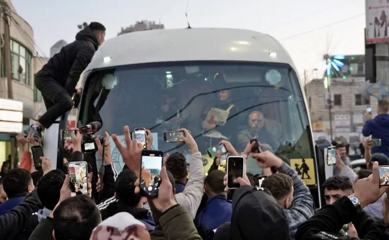 Hamas’ın elinde rehin tutulan Ofer Kalderon, Yarden Bibas ve Keith Siegel serbest bırakıldı.