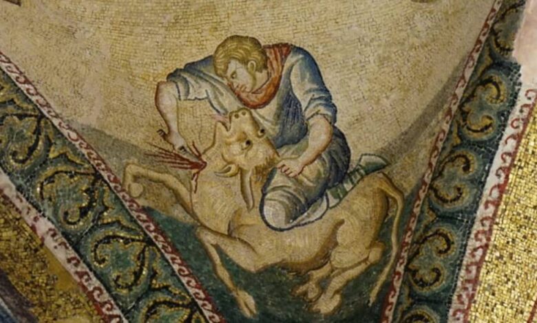 Anadolu'da Mithraizm ve Zerzavan Mithras Tapınağı! 1 Kariye'de Mithraizm'i anımsatan boğa kurban sahnesi.