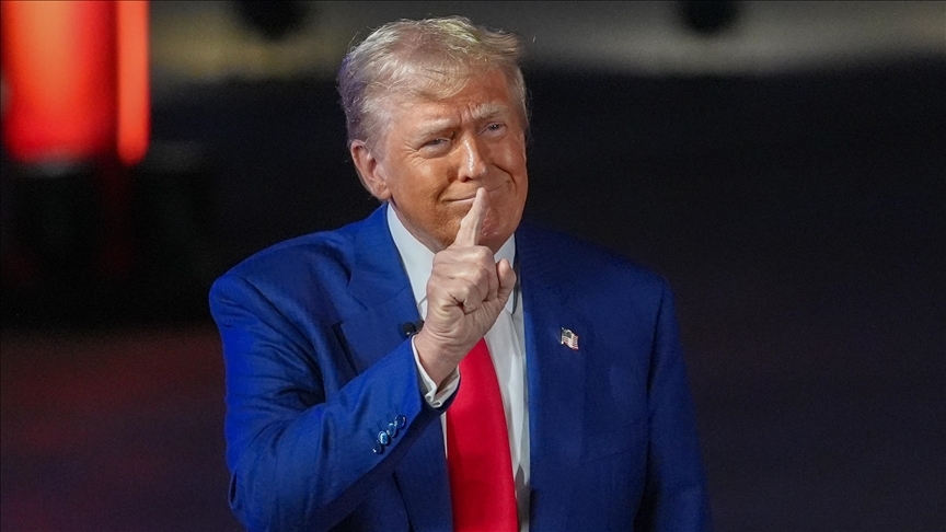 ABD Başkanı Donald Trump, 1 Şubat’tan itibaren Kanada ve Meksika’dan ithal edilen ürünlere %25 gümrük vergisi uygulayacağını duyurdu.