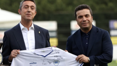 Ali Koç'tan Shkupi Başkanı Olgun Aydın'a hediye
